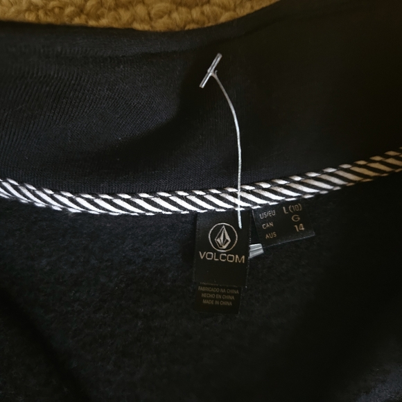 NWT Volcom Pullover Sweatshirt Blk/Multi Size Large Really NICE! - Picture 6 of 7